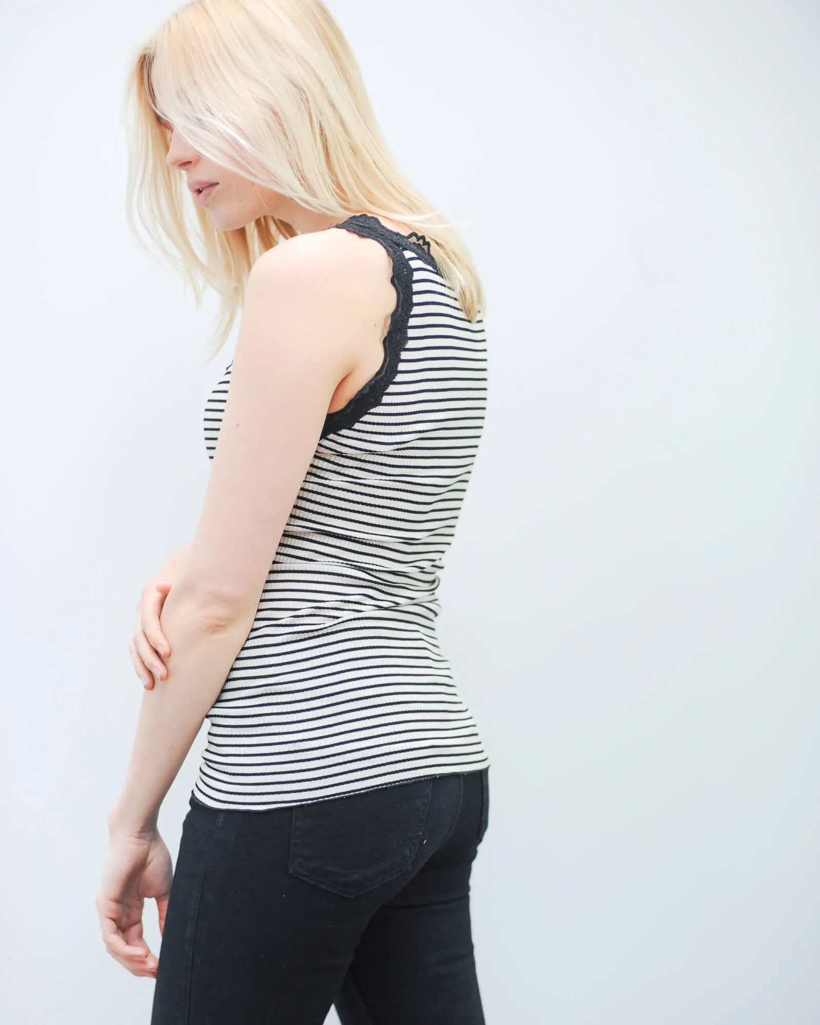 Babette in black stripe