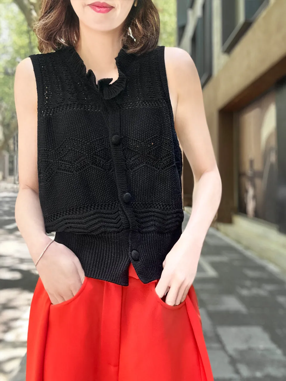 Classic Black Ruffle Collar Pattern-stitched Button Front Vest