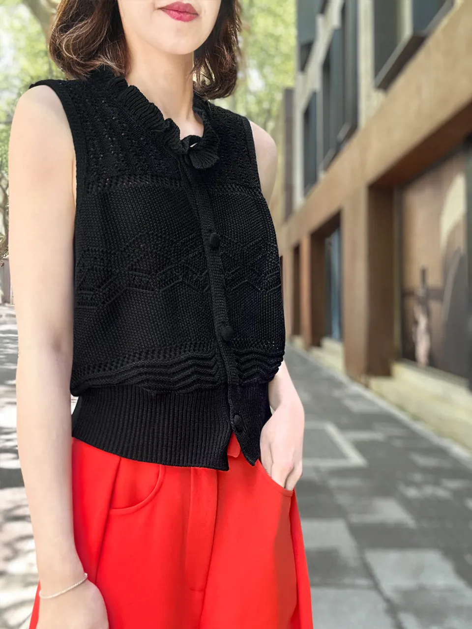 Classic Black Ruffle Collar Pattern-stitched Button Front Vest