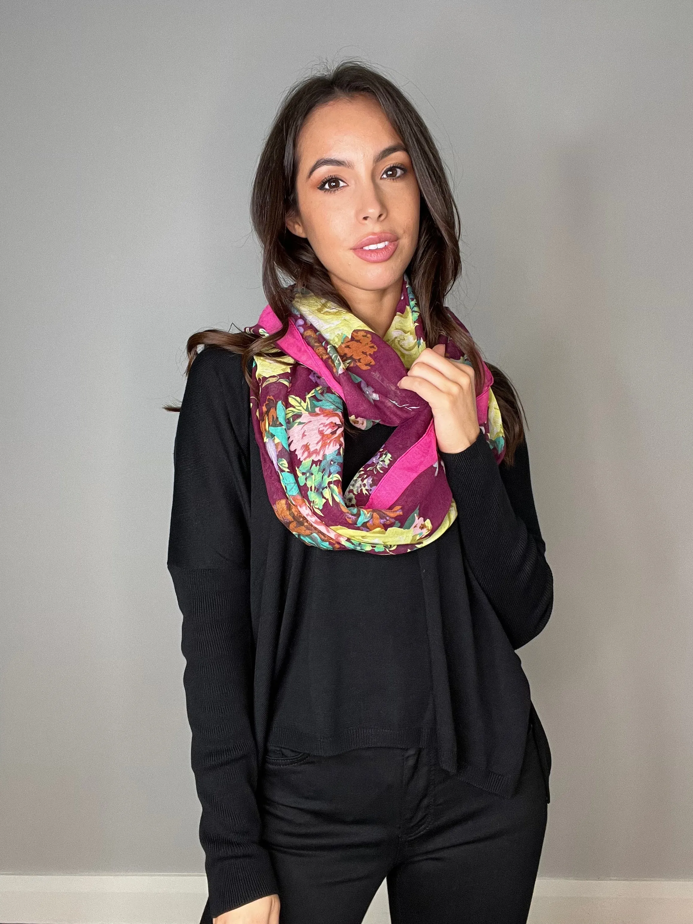 Codello Summer Darks Berry Flower Snood