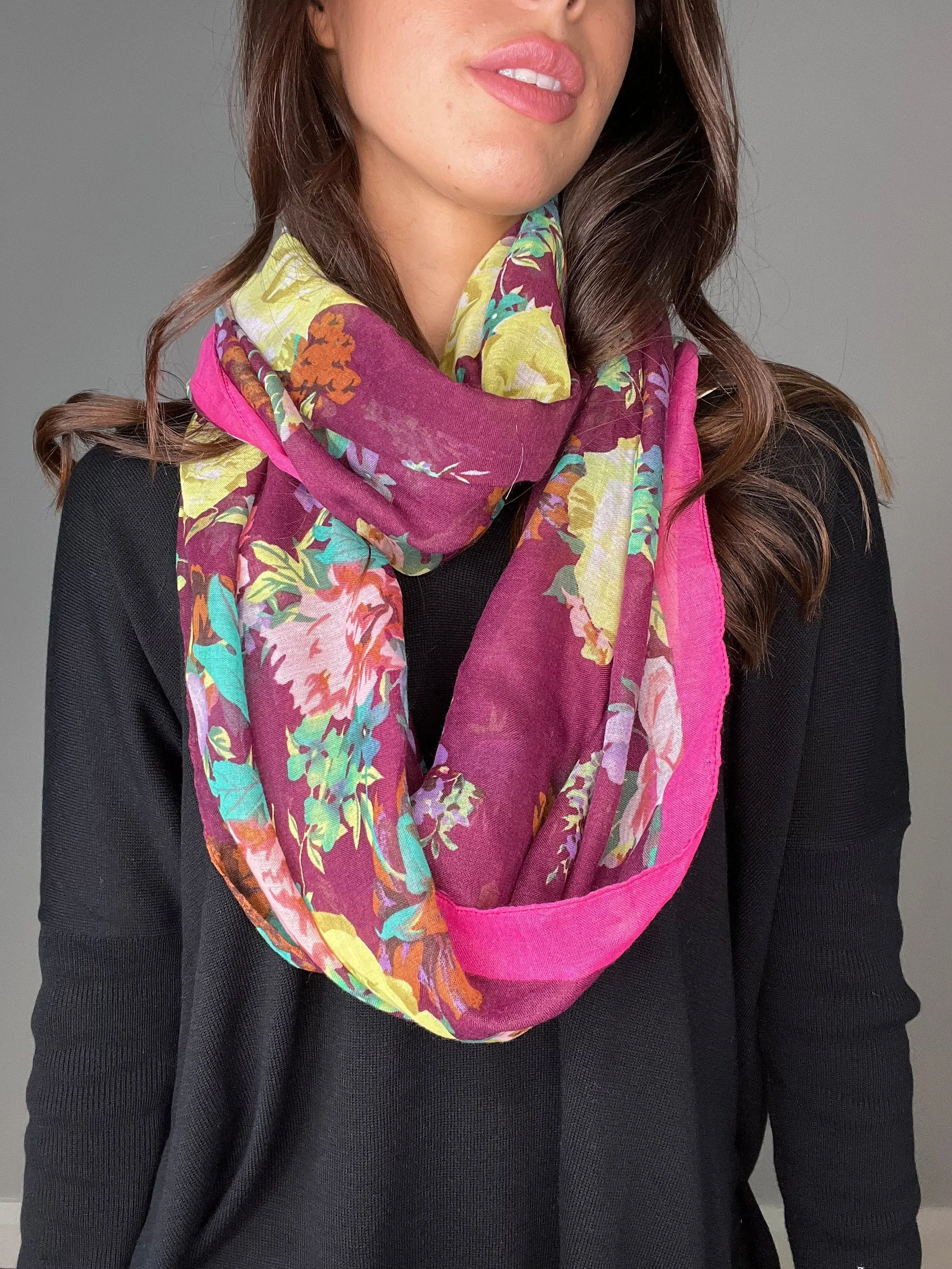 Codello Summer Darks Berry Flower Snood