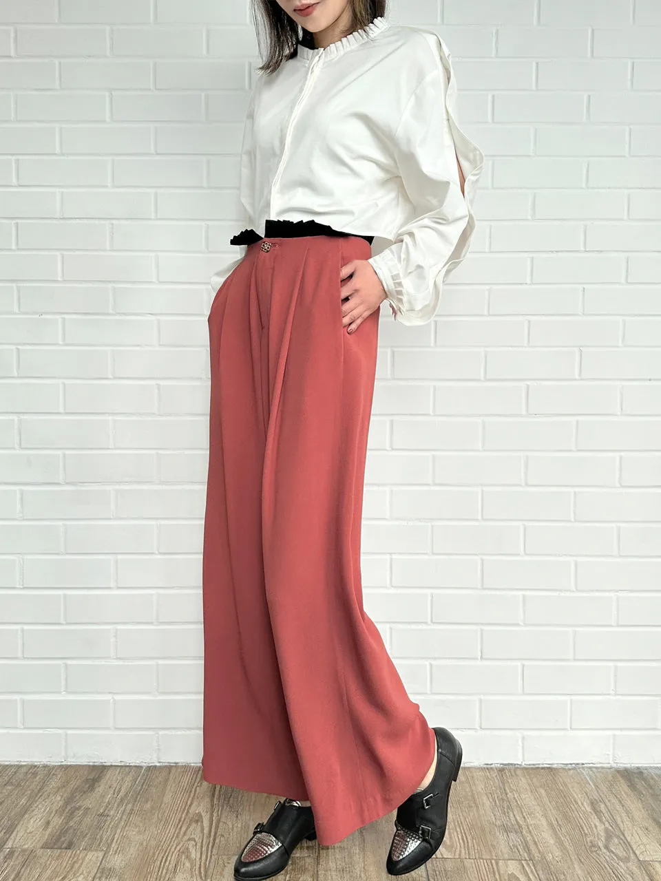 Coral/ Black Contrast Pleated Waist Airy Wide Leg Trousers