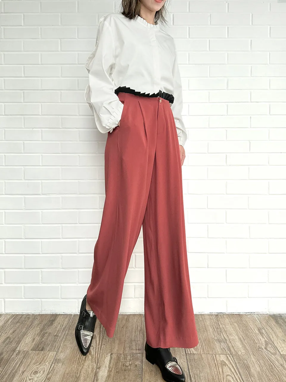 Coral/ Black Contrast Pleated Waist Airy Wide Leg Trousers