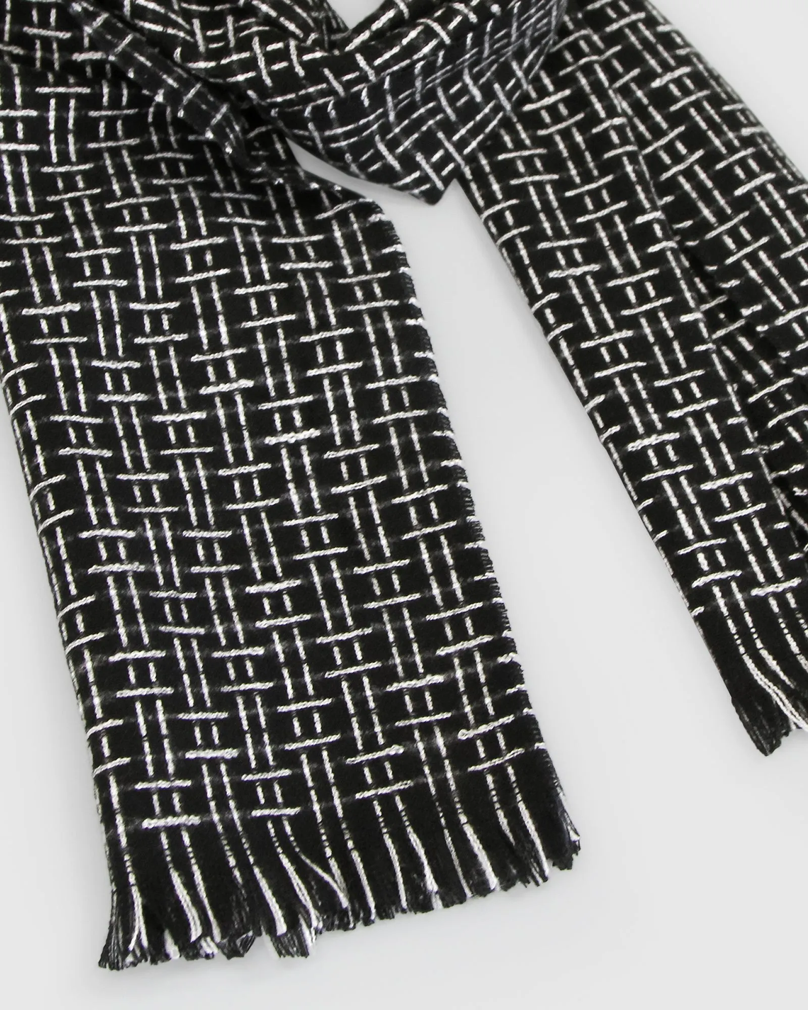 Downtown Textured Scarf - Black