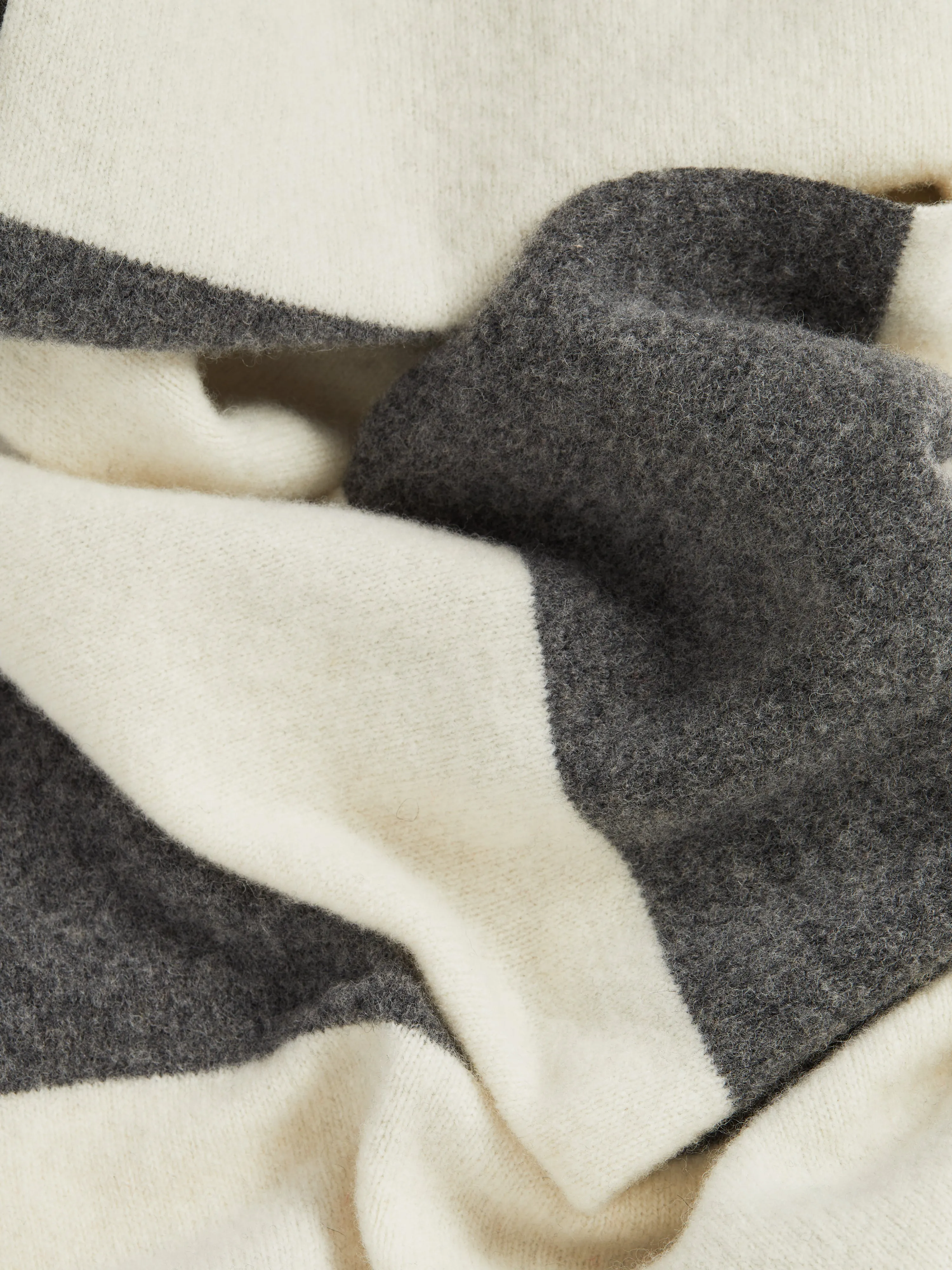 Felted Lambswool Stripe Scarf | Grey