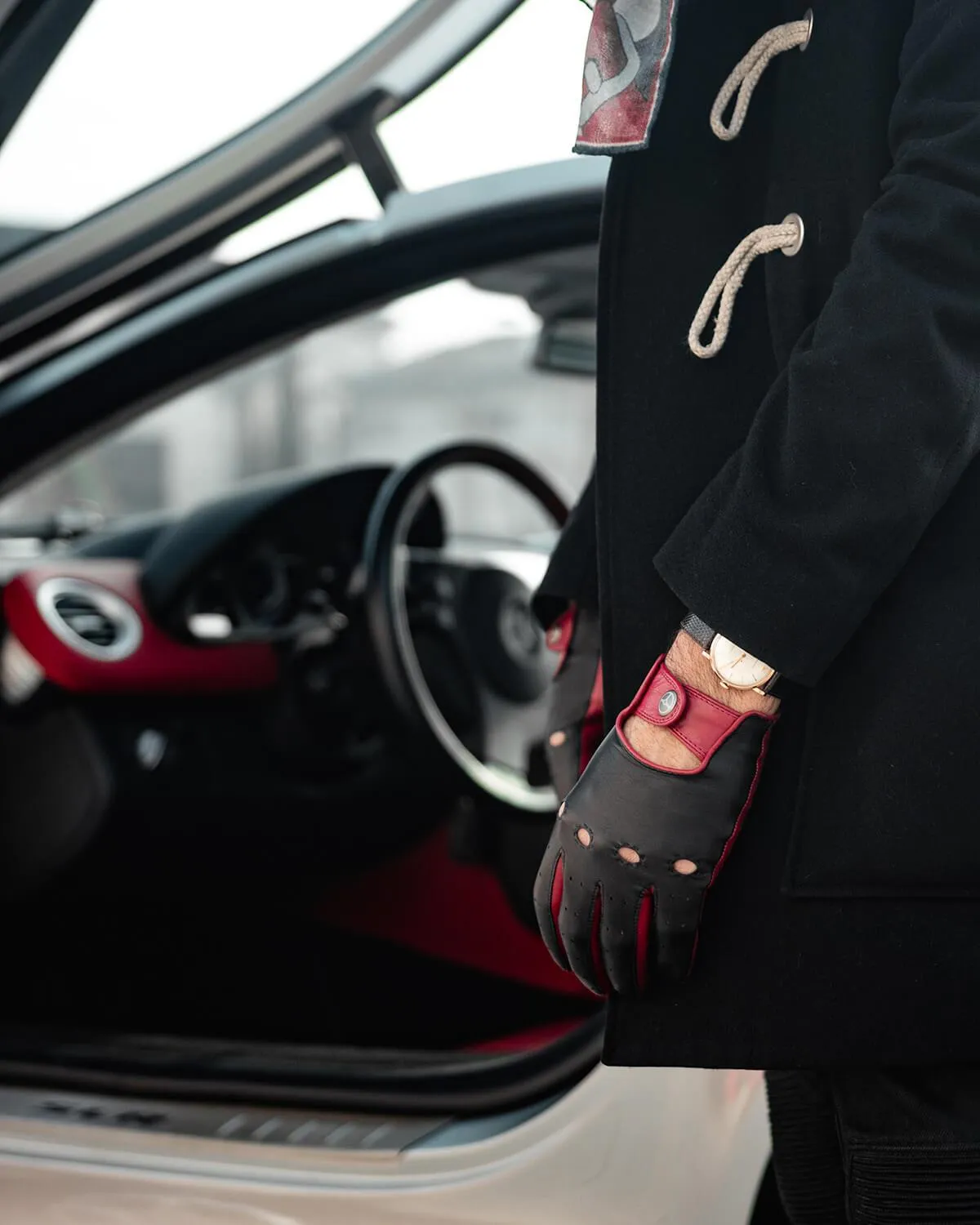 HERITAGE - Leather Driving Gloves - Black/Red