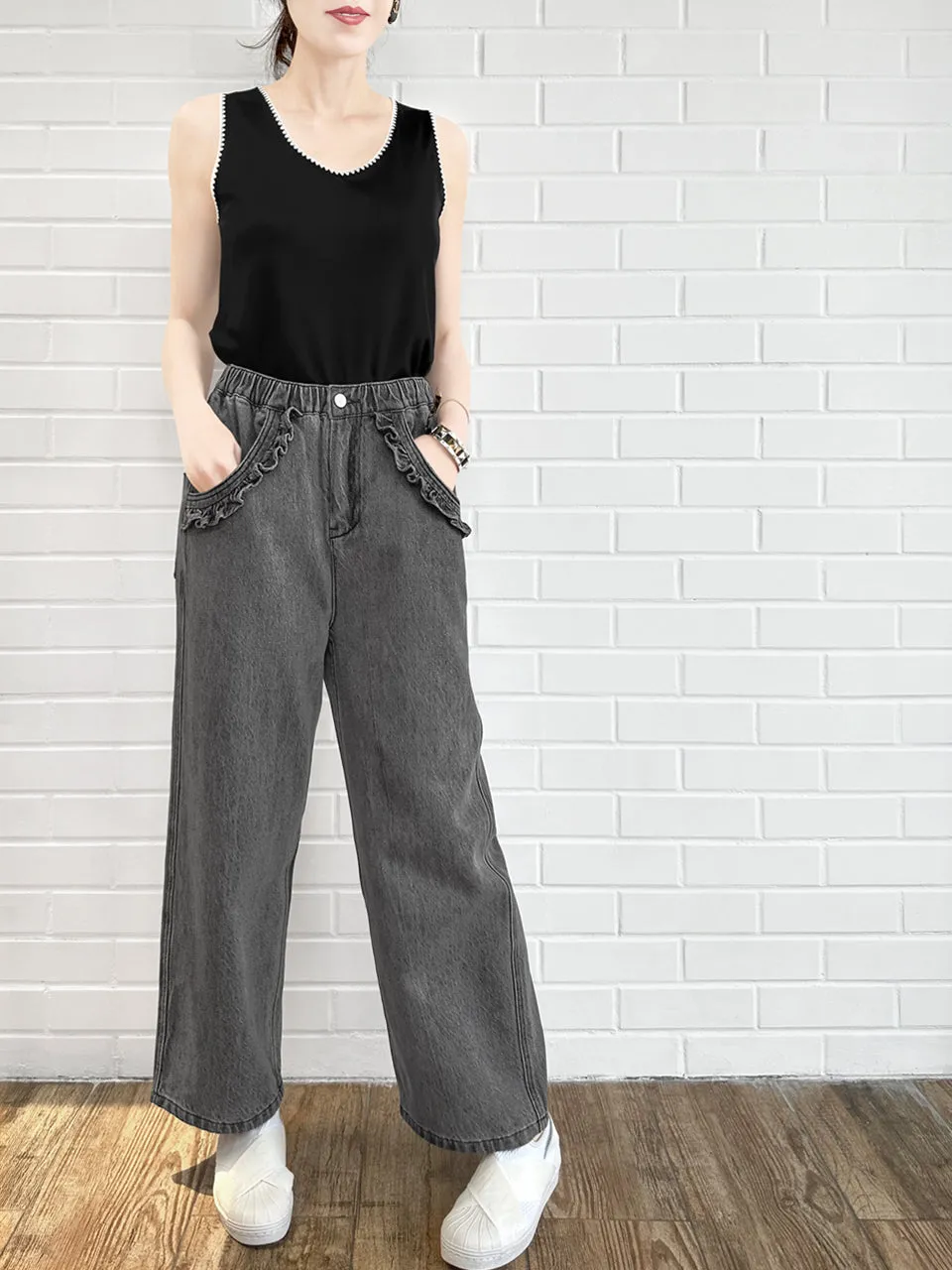 Last Chance! Medium Washed Black Ruffled Pocket Straight Leg Jeans