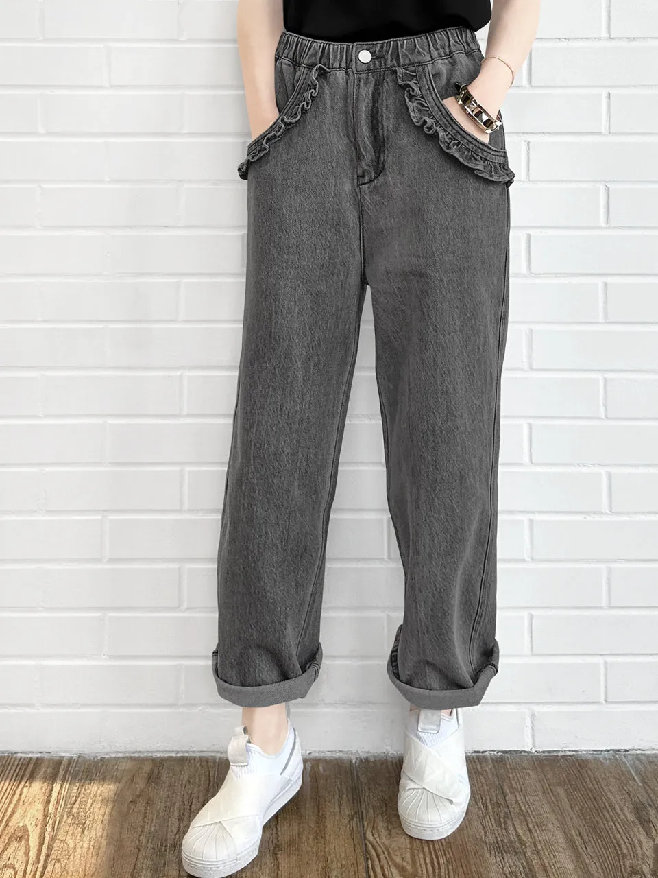 Last Chance! Medium Washed Black Ruffled Pocket Straight Leg Jeans