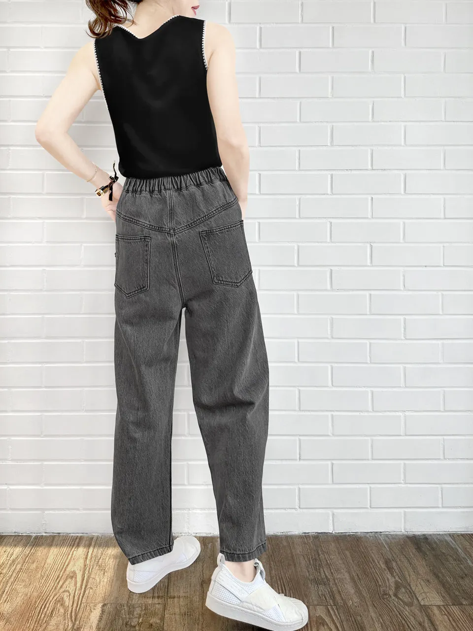 Last Chance! Medium Washed Black Ruffled Pocket Straight Leg Jeans