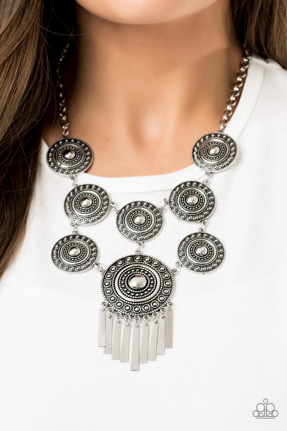 Paparazzi Accessories  - Modern Medalist #N813 Peg - Silver Necklace