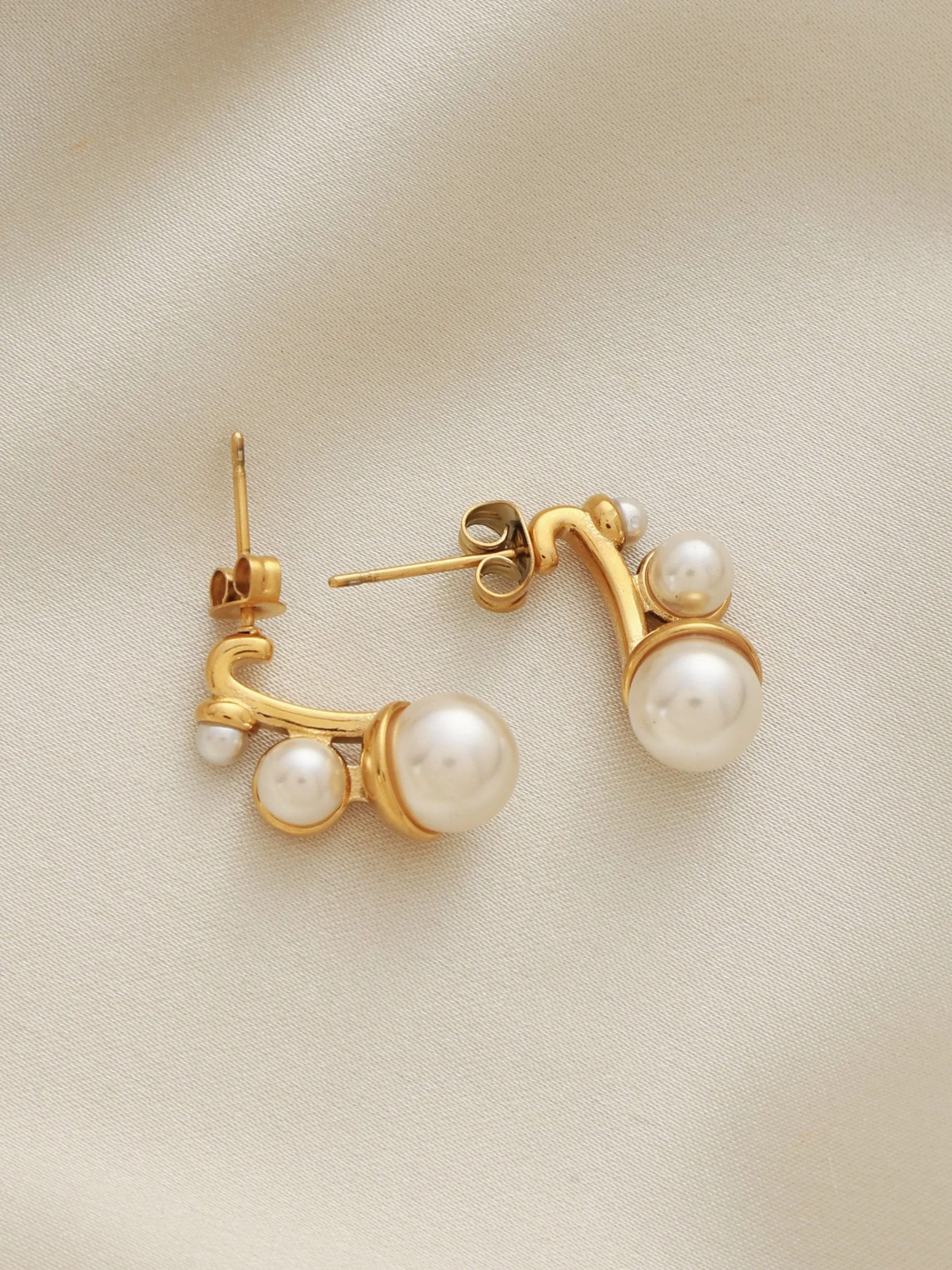 Pearl Trumpet Earrings