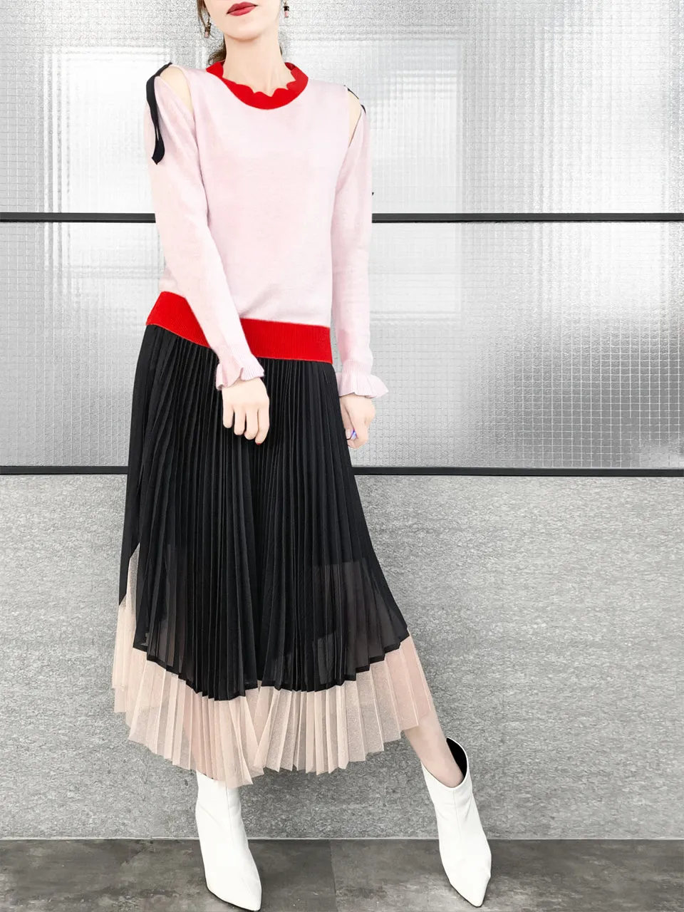 Surprise Sale! Pinky Colourblock Scallop Collar Cold-Shoulder Cashmere Blend Sweater