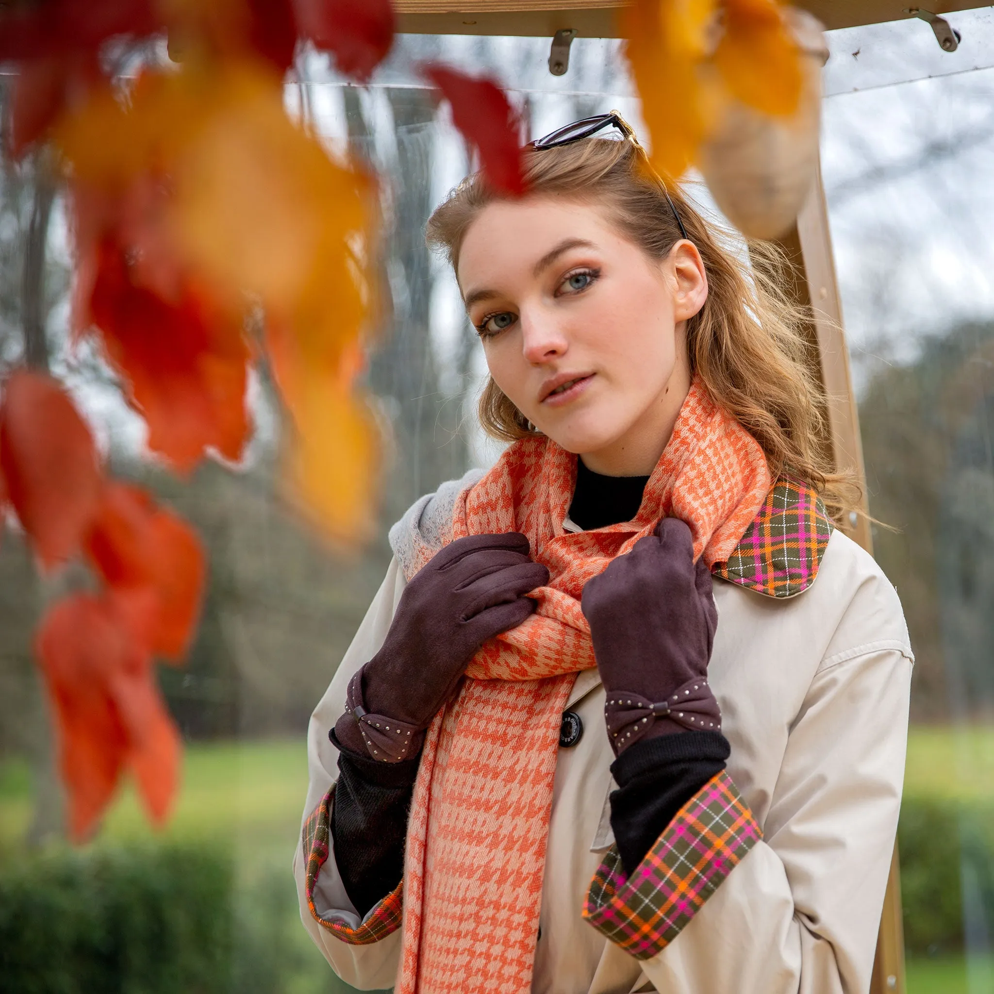 Women’s Dogtooth Scarf with Asymmetric Details and Tassels